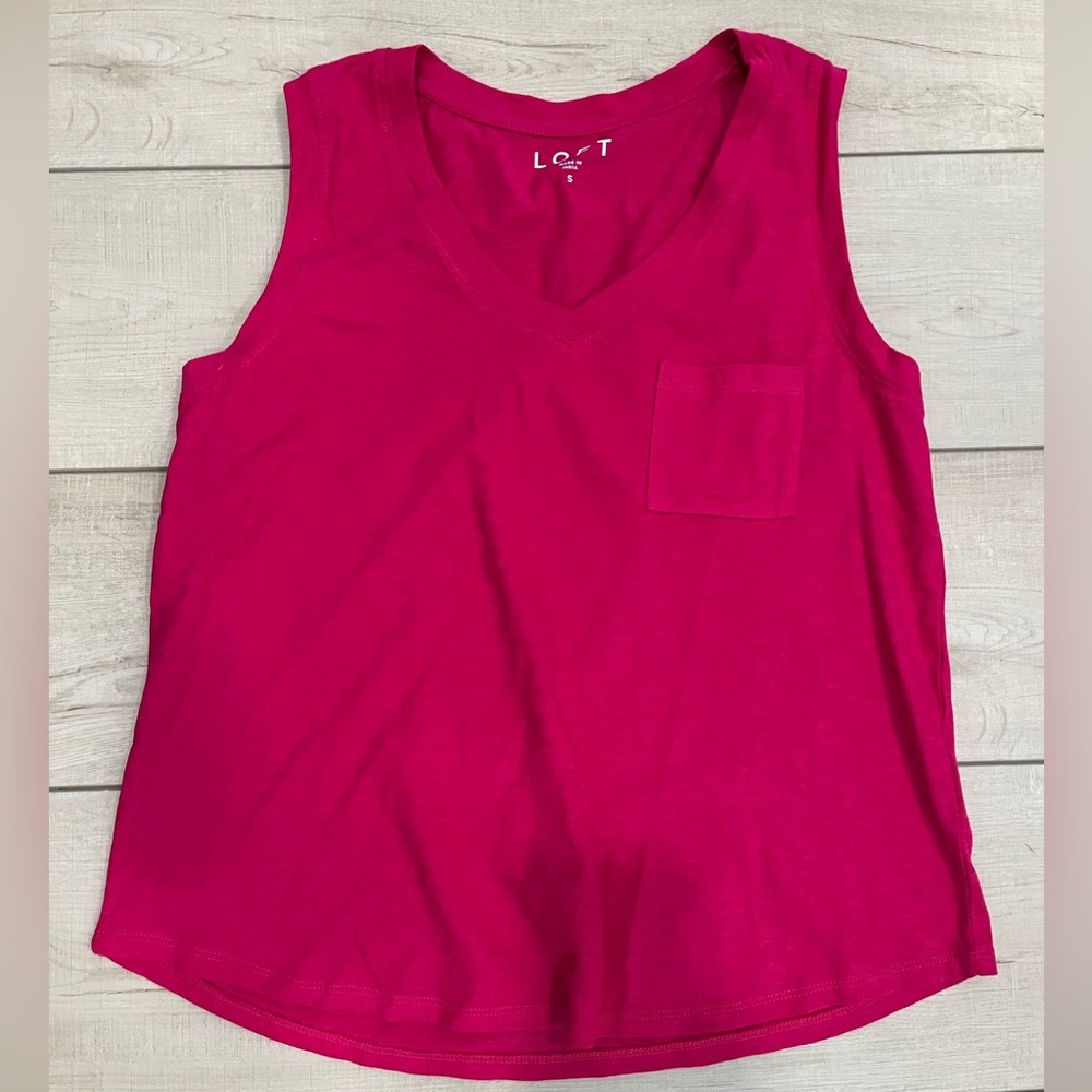 Relaxed v neck tank